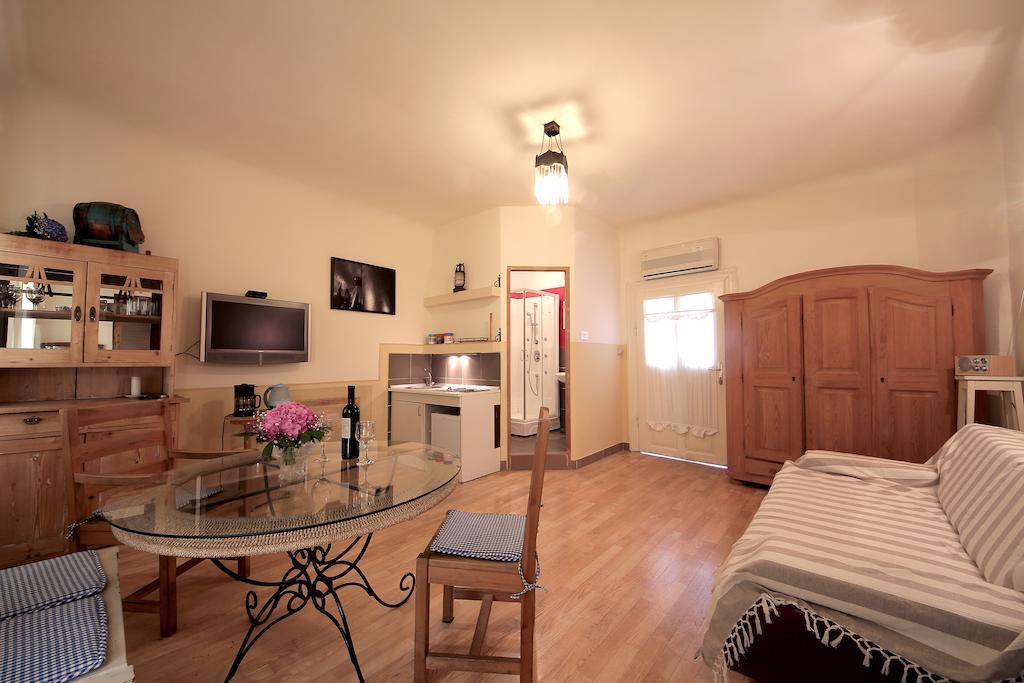 Guesthouse Lessi Загреб Номер фото