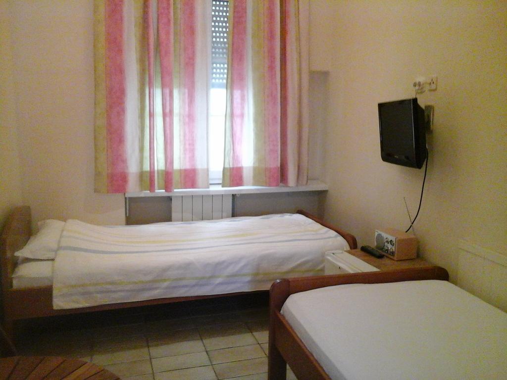 Guesthouse Lessi Загреб Номер фото
