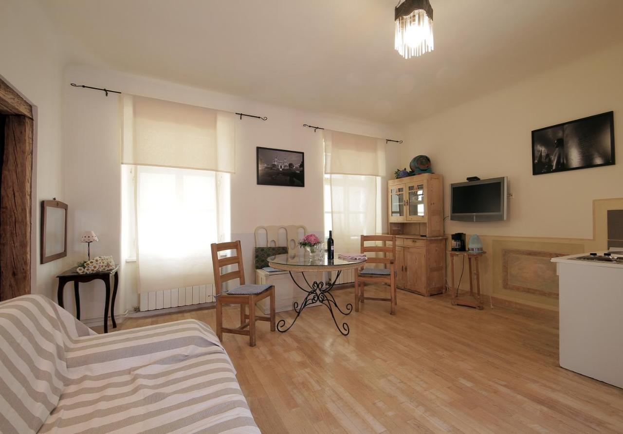 Guesthouse Lessi Загреб Номер фото